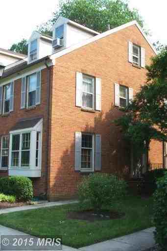 450 W Glebe Rd - Photo 2 of 16