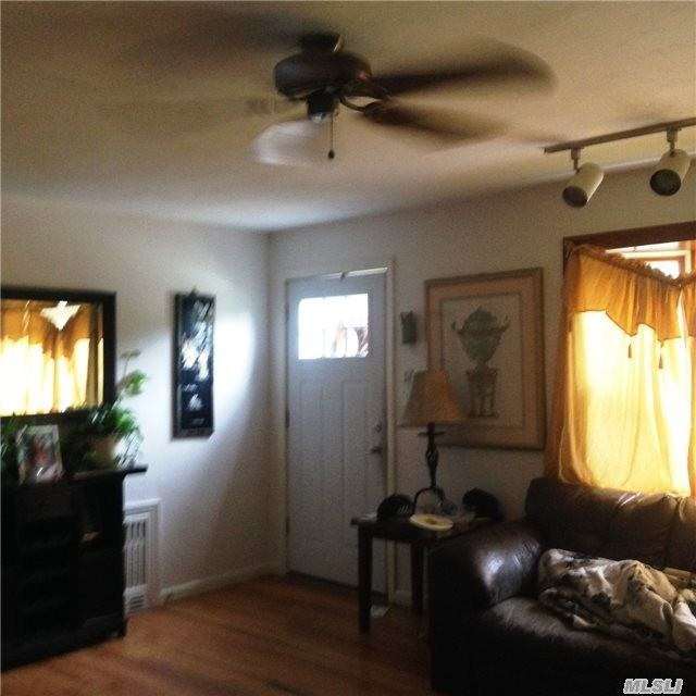 129 Half Hollow Rd - Photo 3 of 17