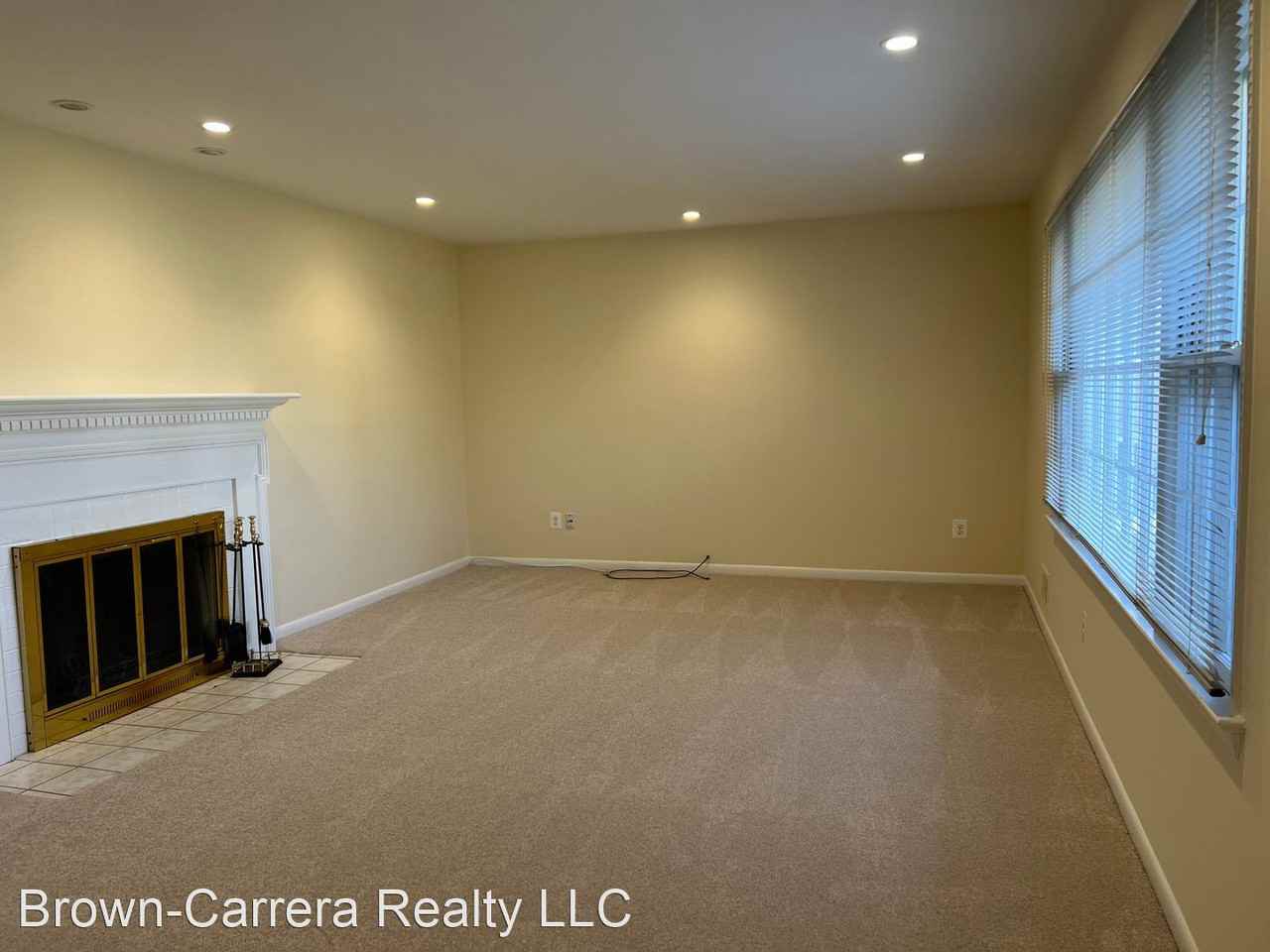 1006 Orr Cir Sw - Photo 2 of 12