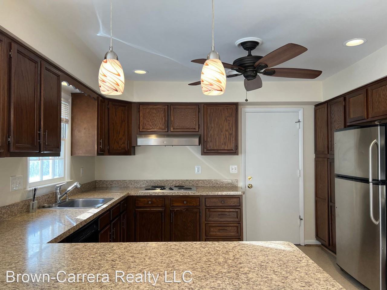 1006 Orr Cir Sw - Photo 3 of 12