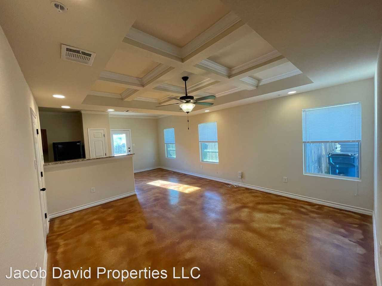 16819 Dancing Ava - Photo 2 of 12