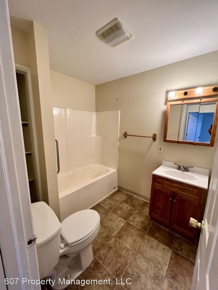 156 Broad Ave - Photo 3 of 7