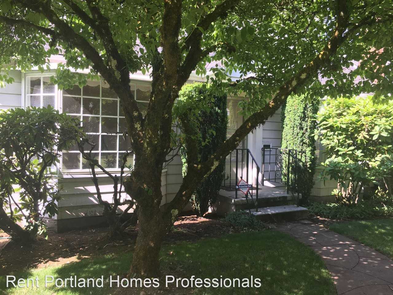 9741 Ne Campaign St - Photo 3 of 48