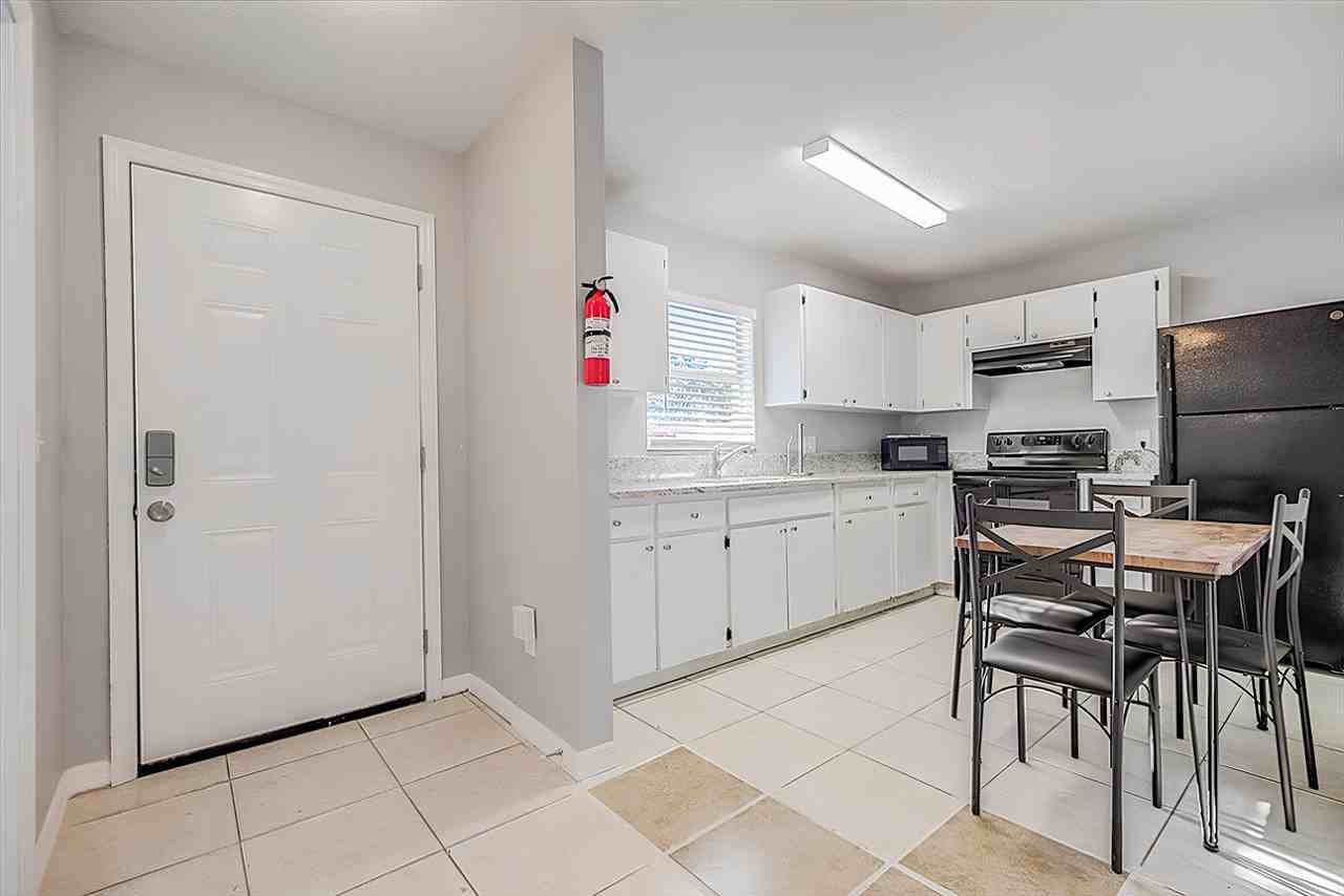 N 11th St - Photo 6 of 12
