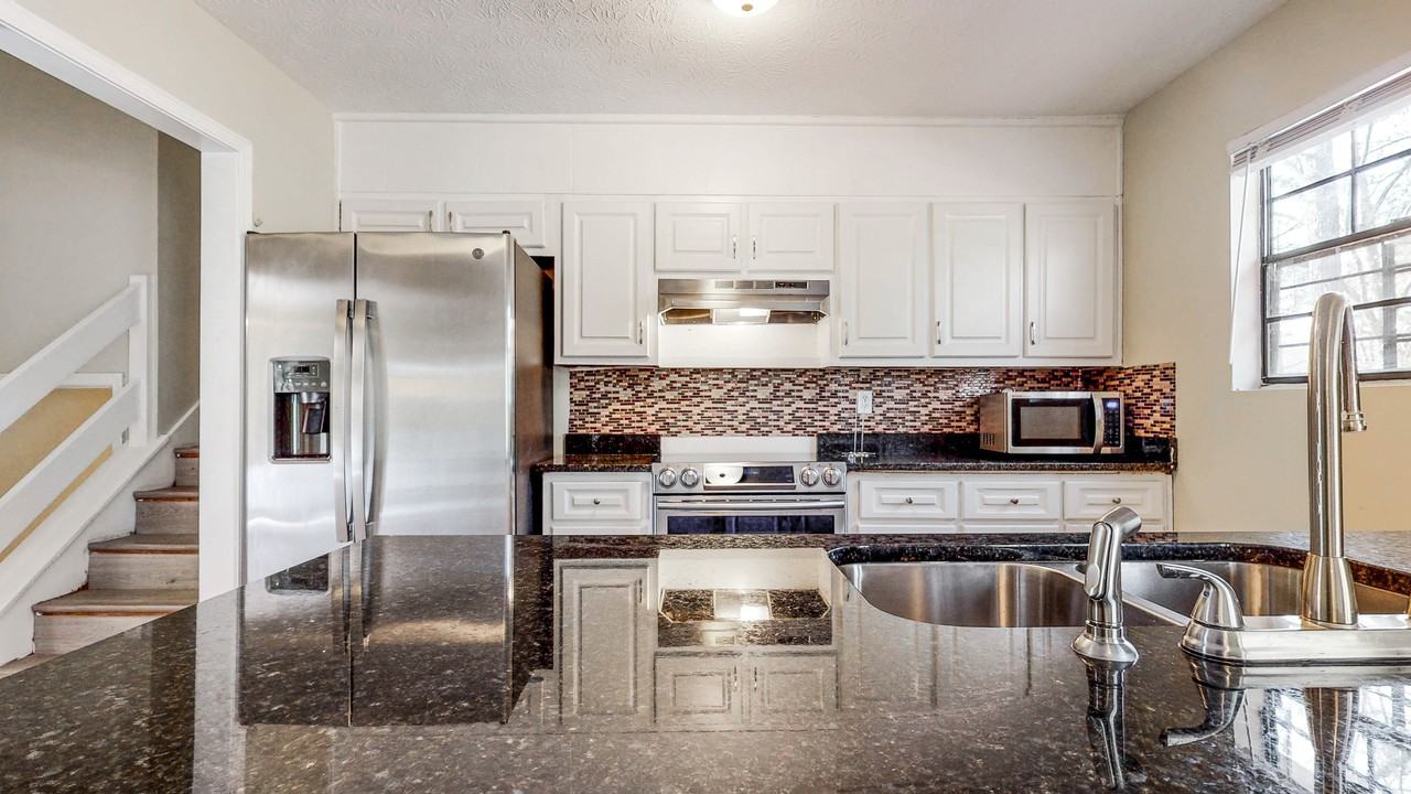 Petite Ln - Photo 5 of 11