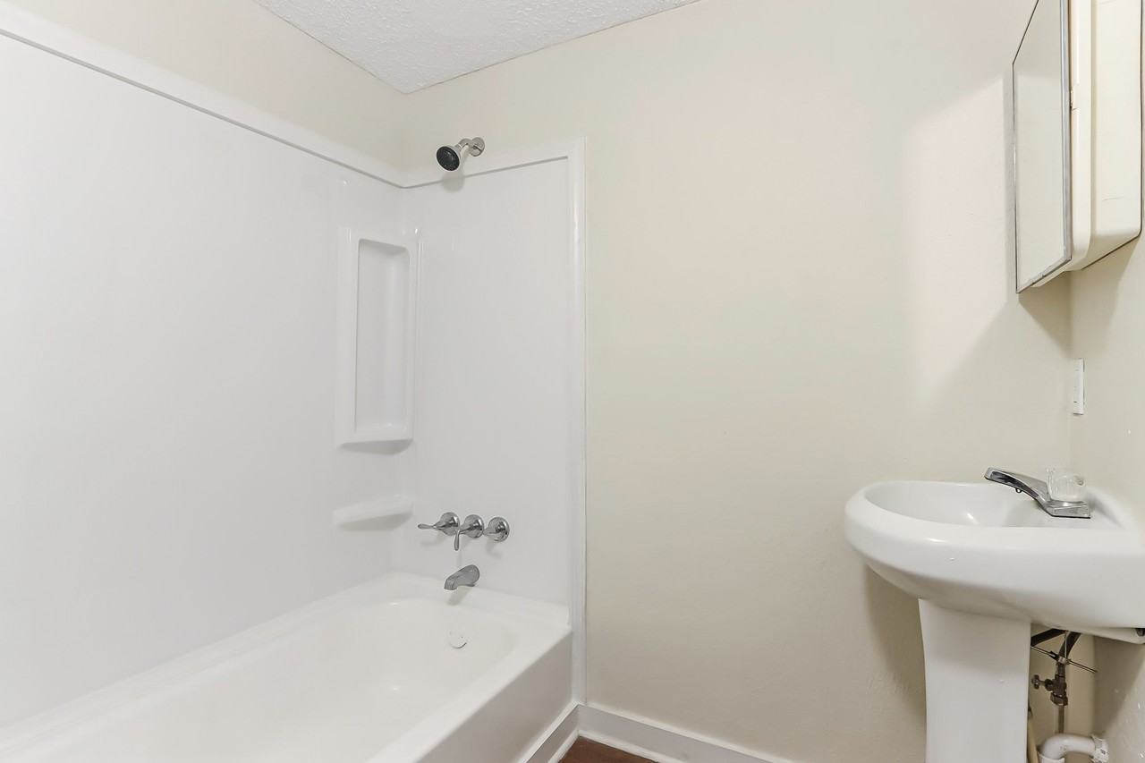 E 11th St - Photo 2 of 7