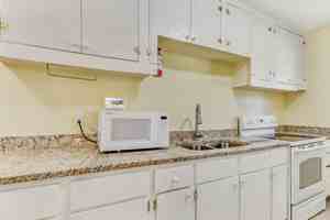 featured image of E 11th St