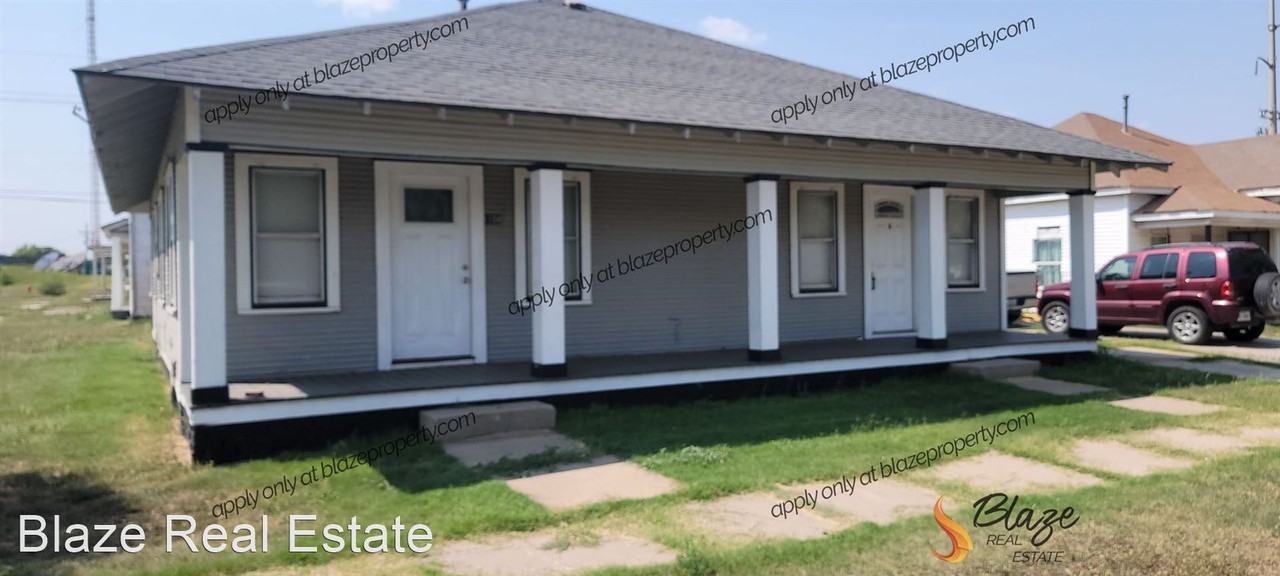 1108 S Lincoln - Photo 2 of 11