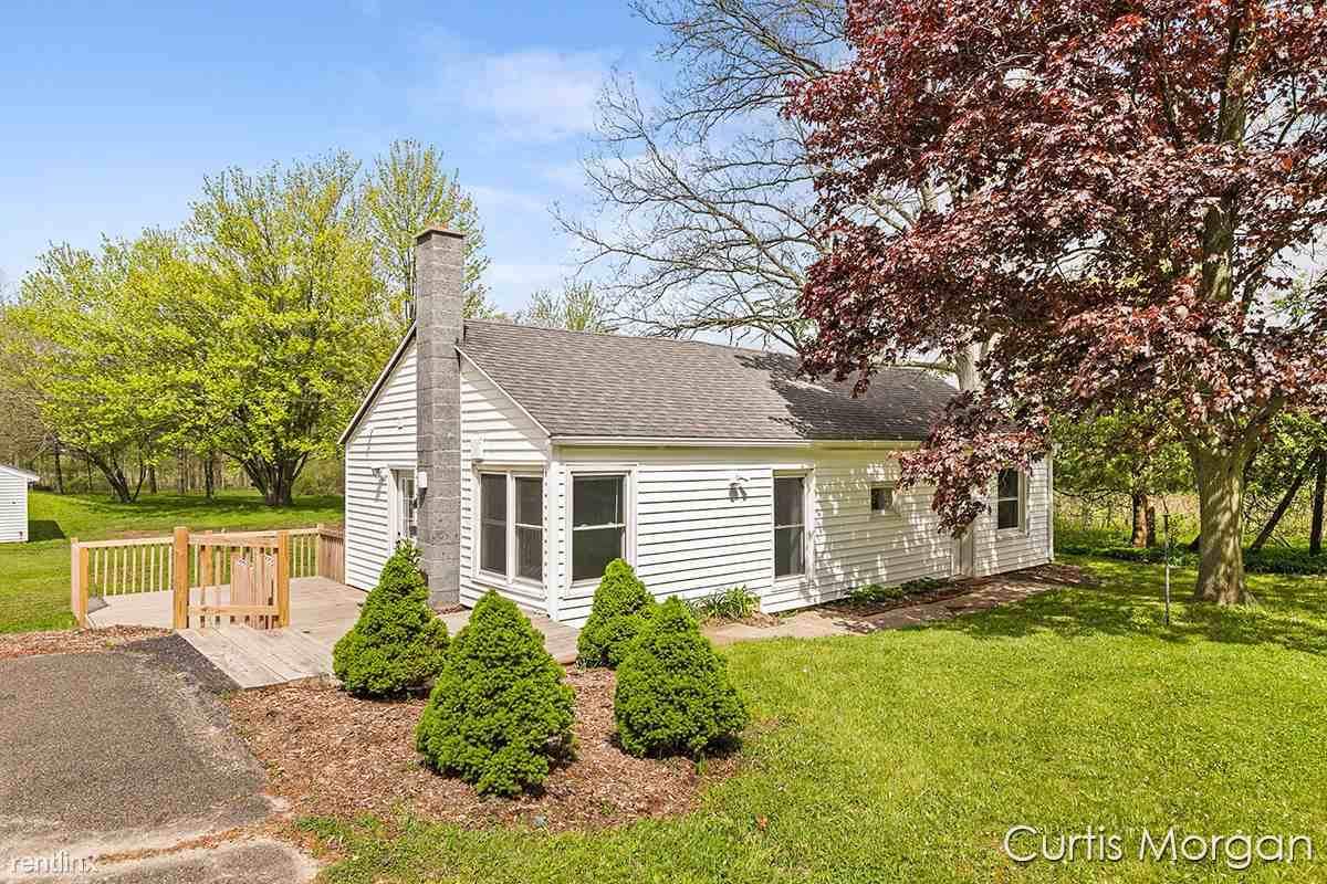 4995 Quiggle Ave Se - Photo 2 of 15