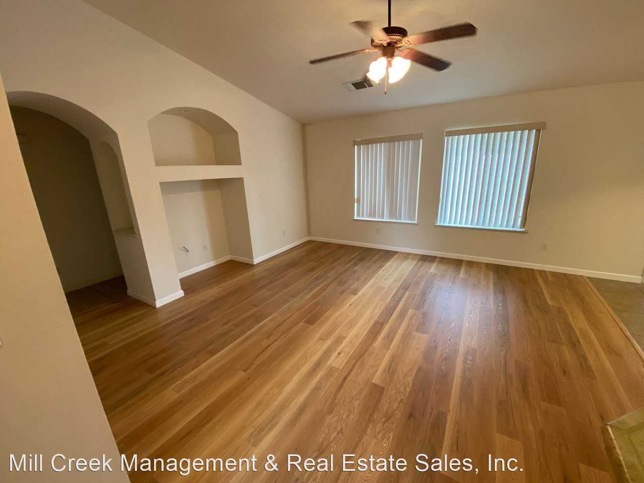 1828 N Cotta Ct - Photo 2 of 9