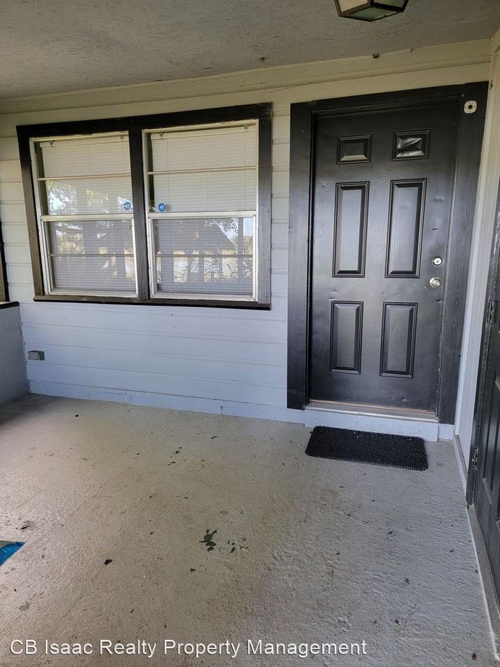 7158 Pinon Rd - Photo 3 of 11