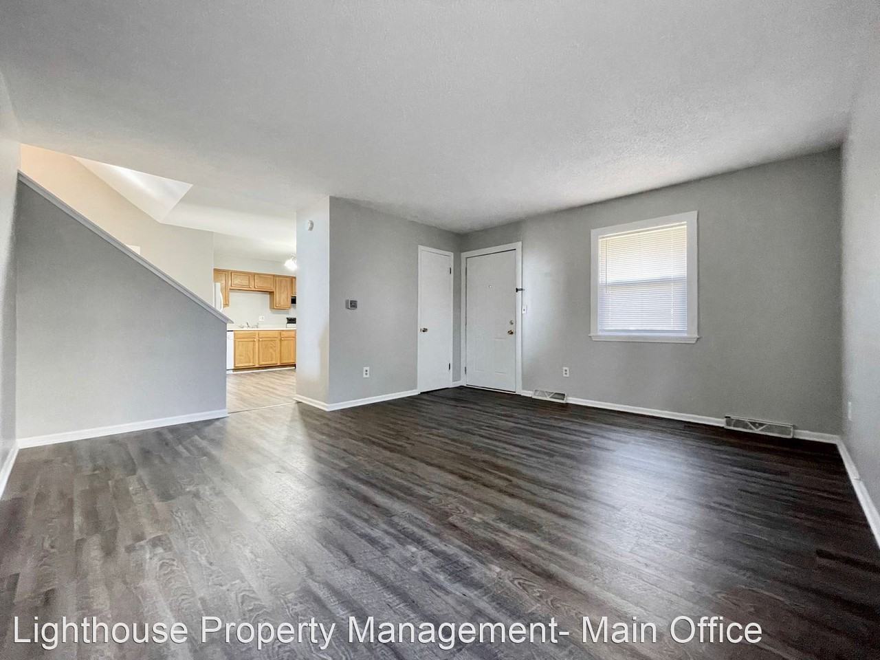 3910/3912 Camelot Drive SE - Photo 3 of 21