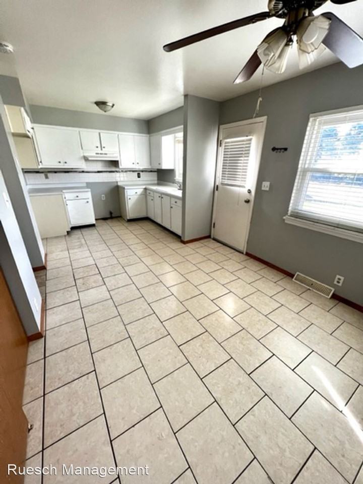 7163 N 42nd St. - Photo 3 of 15