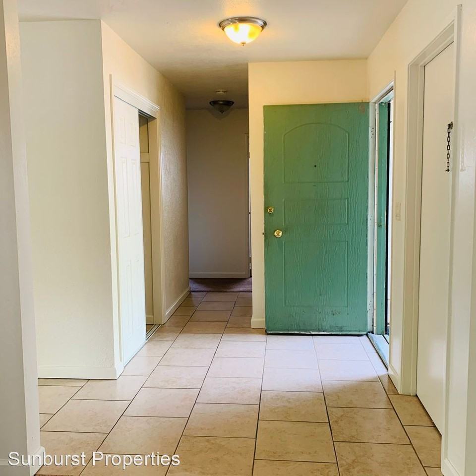 5430 Bootjack Dr - Photo 3 of 27