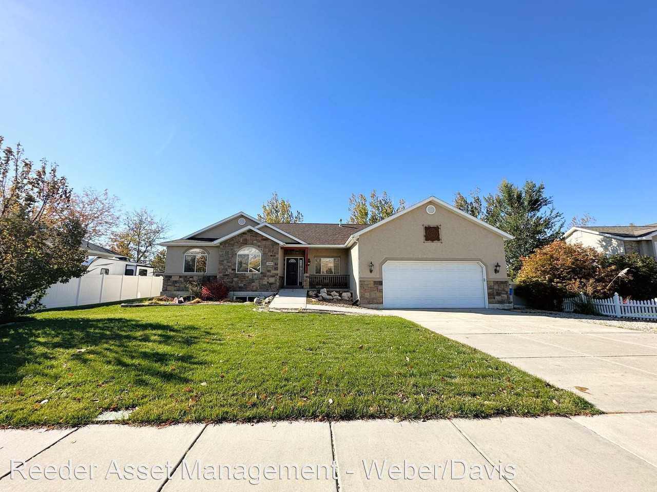 2565 Remuda Dr - Photo 2 of 30