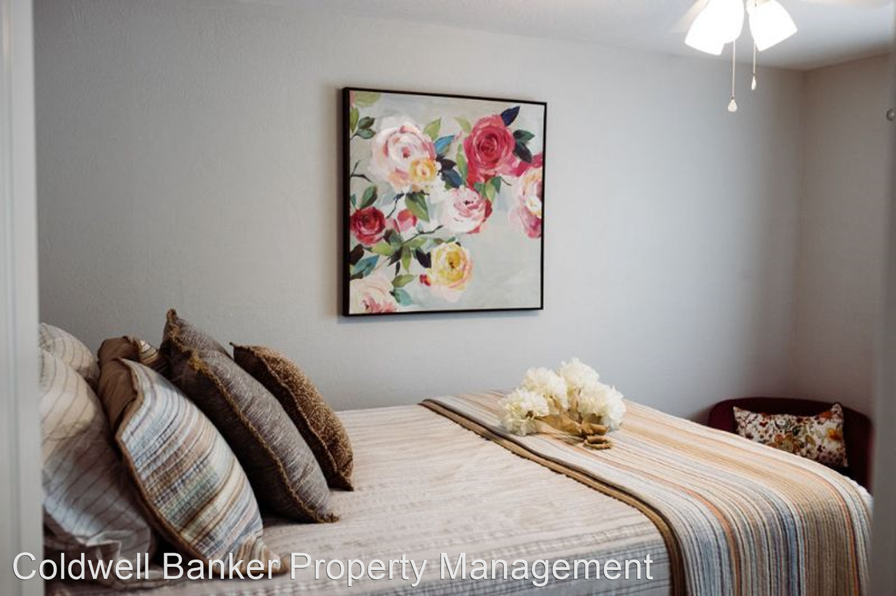 6868 Tucker Ln - Photo 2 of 17