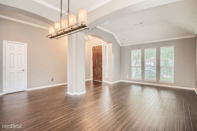 2208 Hillary Trl - Photo 2 of 12