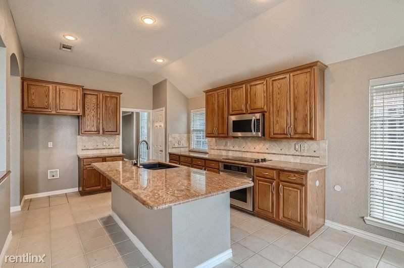 2208 Hillary Trl - Photo 3 of 12