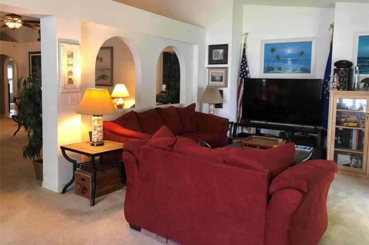 11028 Diamler Ct - Photo 2 of 10