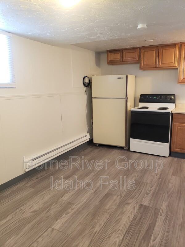 1348 1/2 Lake Ave - Photo 5 of 12