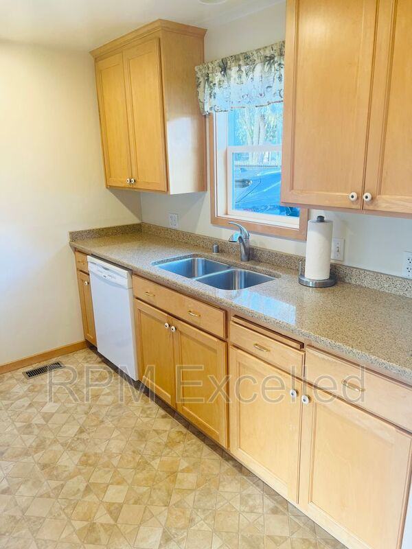 112 Sw 185th St - Photo 2 of 14