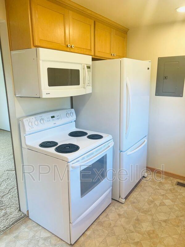 112 Sw 185th St - Photo 3 of 14