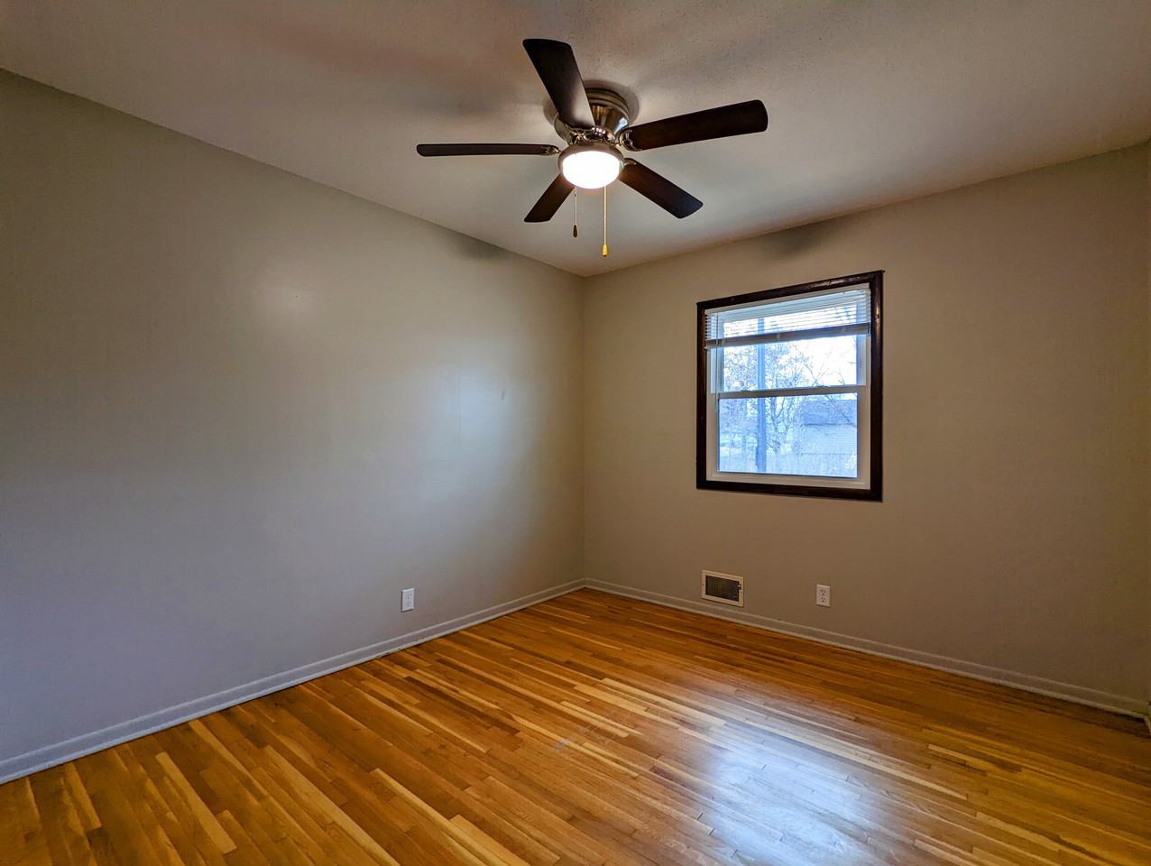 5115-5117 Washington St Ne - Photo 3 of 12