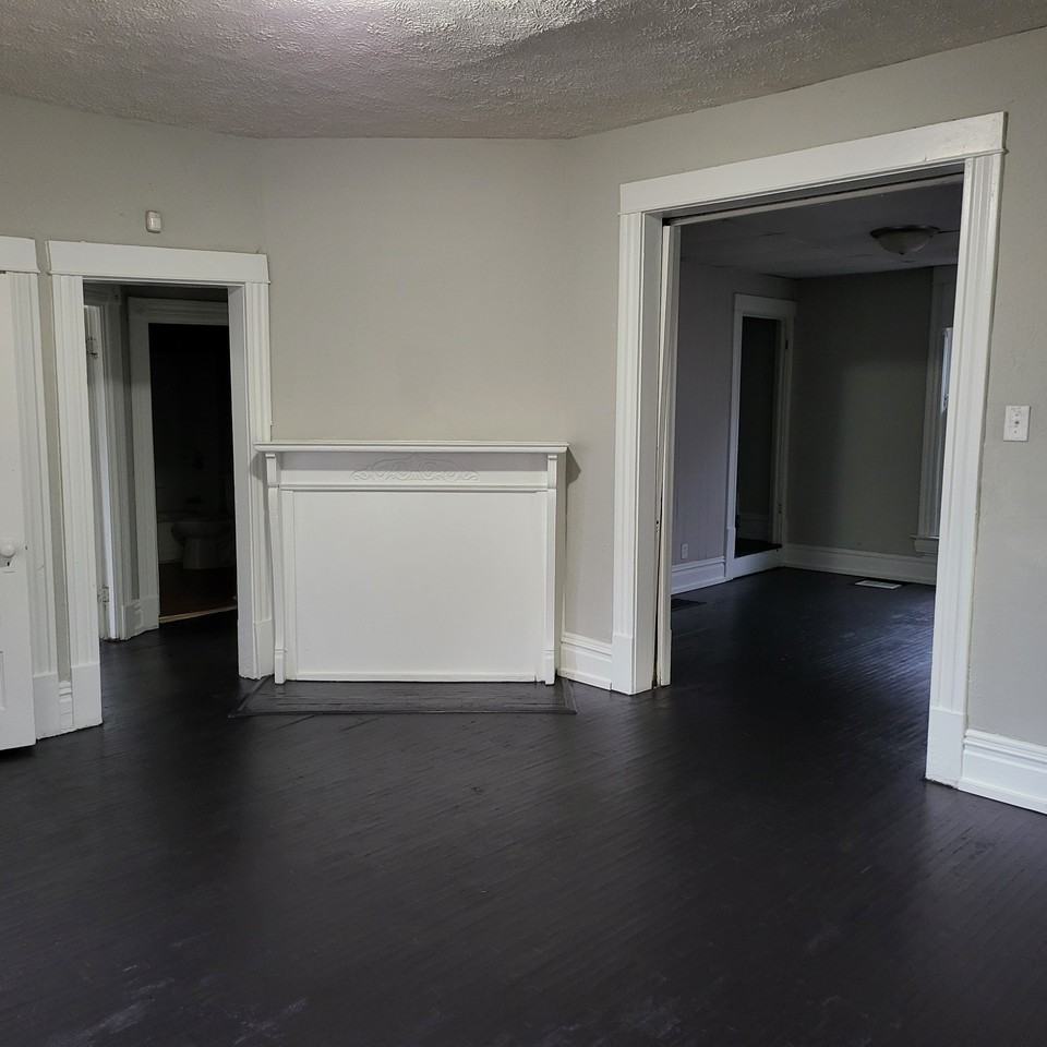 941 E Cantrell St - Photo 2 of 13