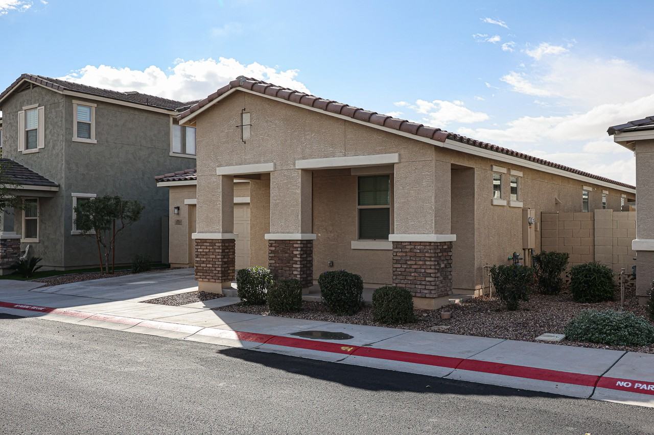 2732 S Merit - Photo 3 of 30