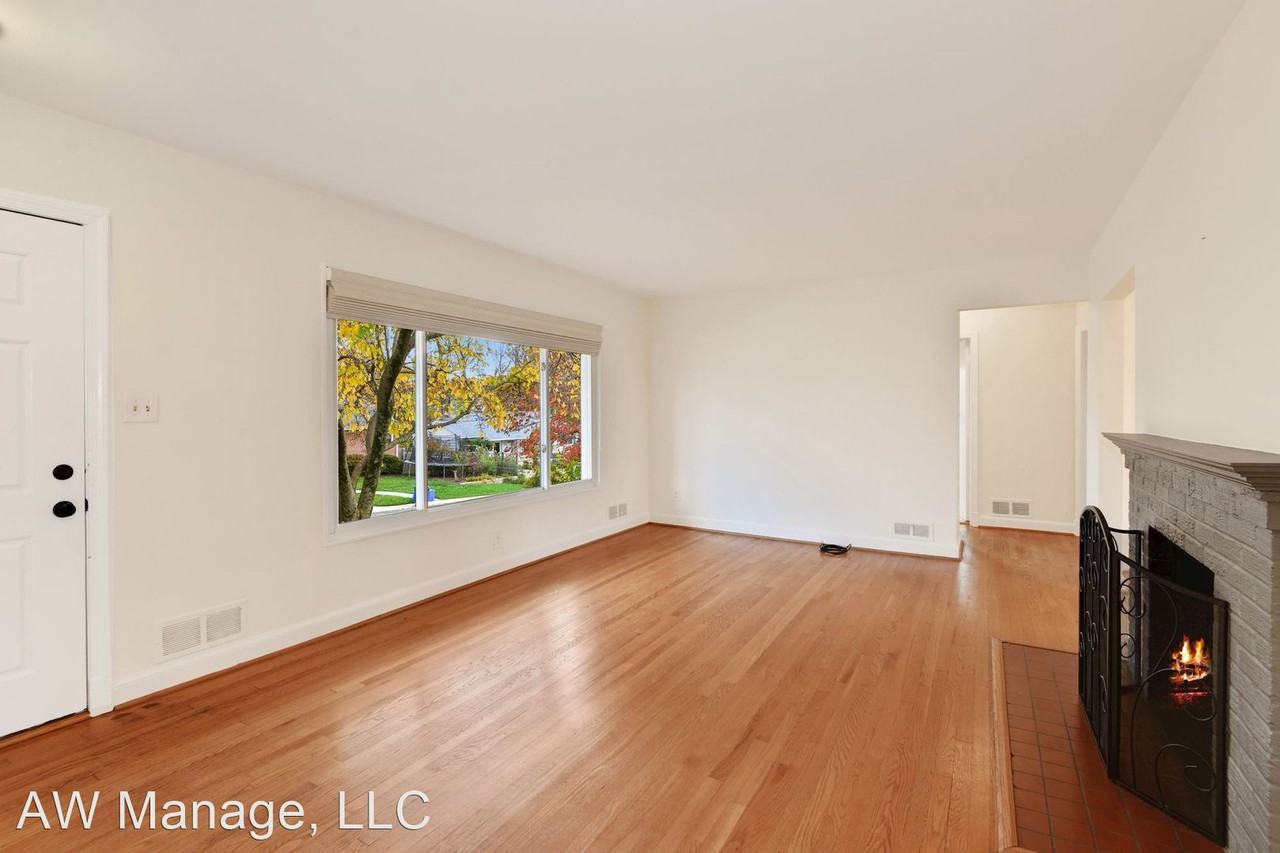 8412 Farrell Dr - Photo 2 of 39