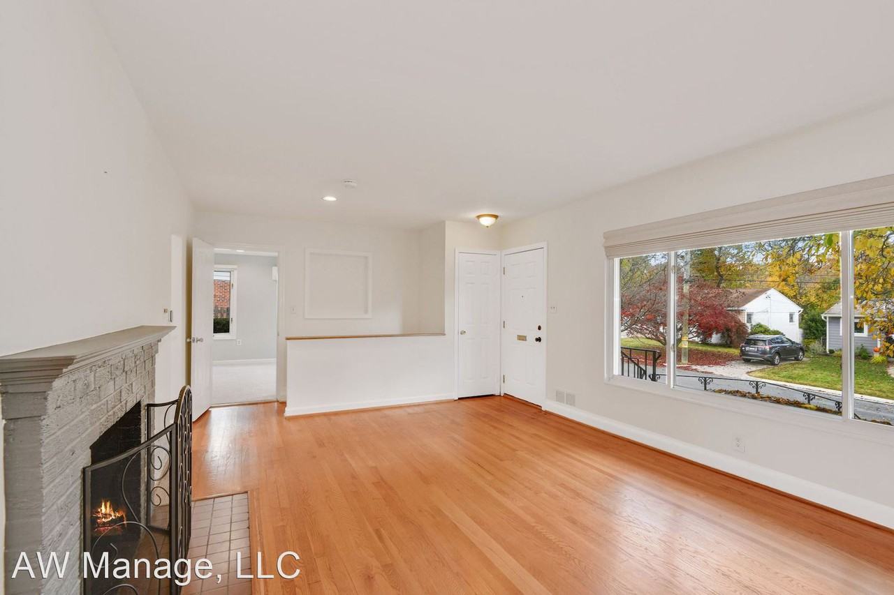 8412 Farrell Dr - Photo 3 of 39