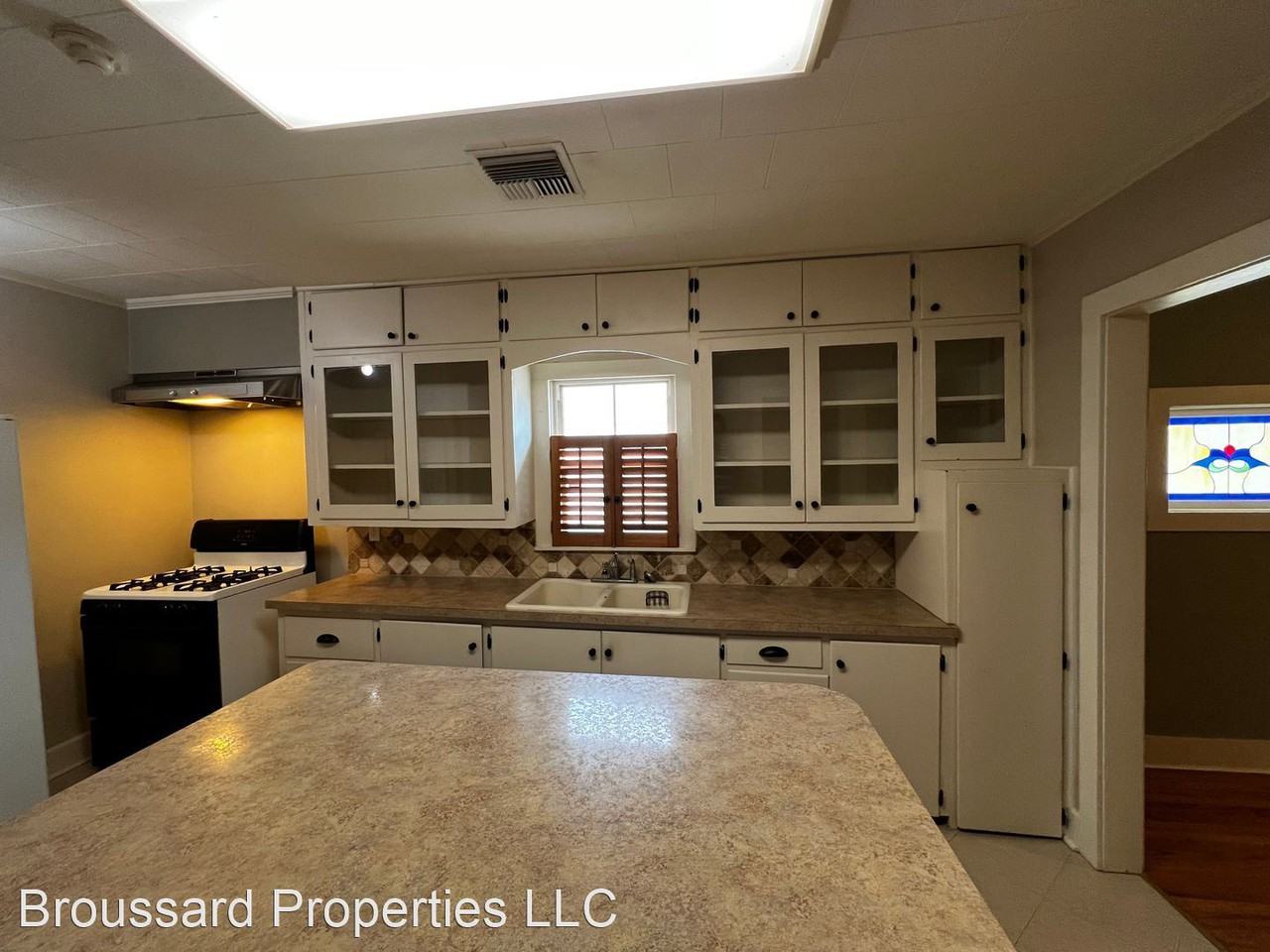 116 Saint George St - Photo 2 of 22