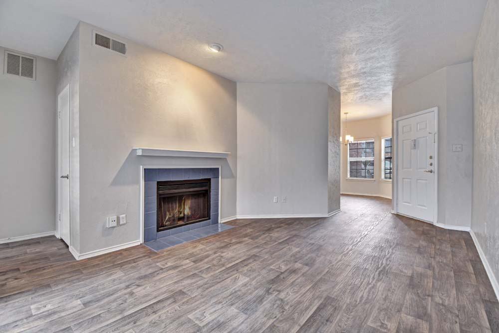 1303 Main - Photo 5 of 28