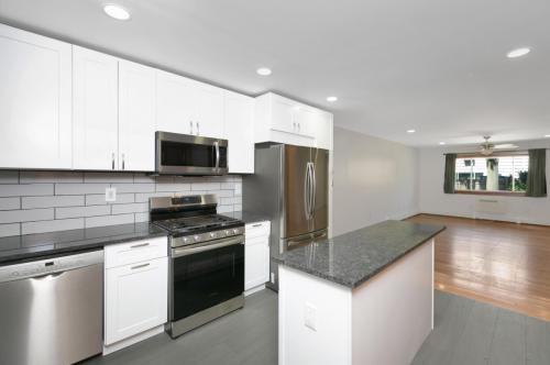 437 Palisade Ave #B2 - Photo 2 of 15