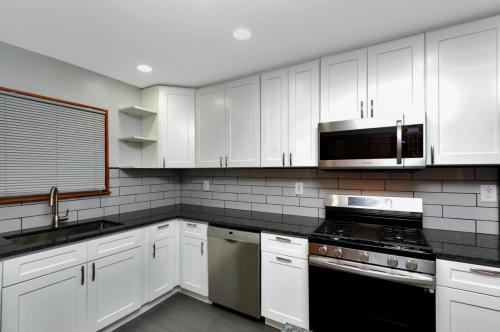 437 Palisade Ave #B2 - Photo 3 of 15