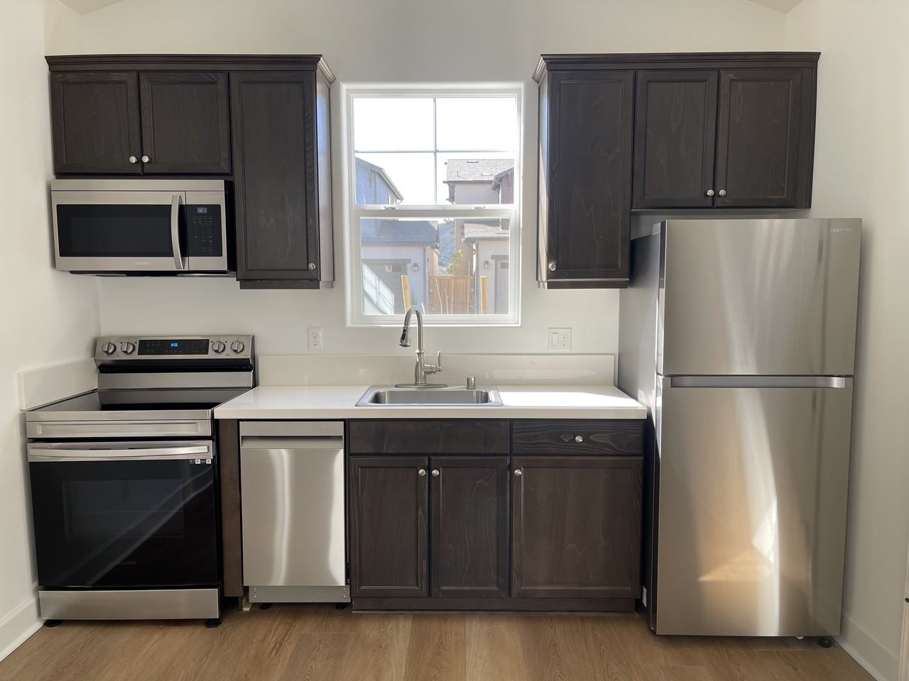 920 Forest St - Photo 3 of 8