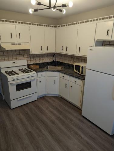 473 College Dr #DC - Photo 3 of 9