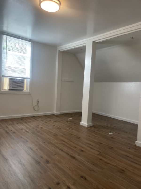 1022 Huffman St #2 - Photo 4 of 11