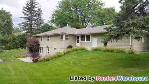 9301 W Franklin Ave - Photo 2 of 15