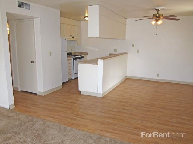 Sheraton Apts. - Photo 3 of 15