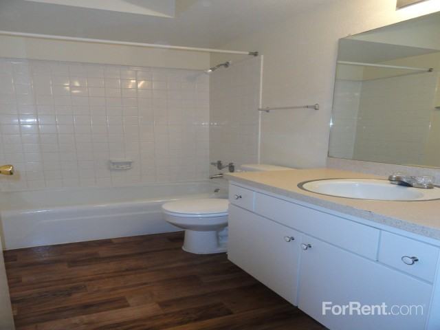 Bordeaux Apartments - Photo 2 of 16