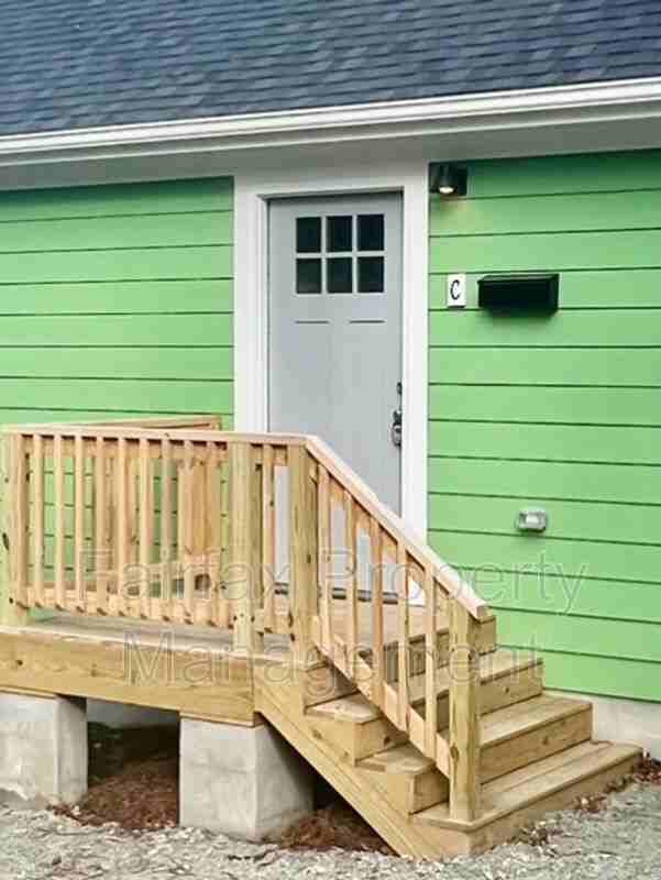 721 Liberty St #C - Photo 3 of 20