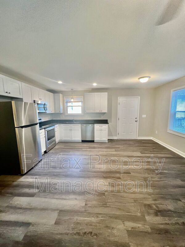 721 Liberty St #C - Photo 7 of 20