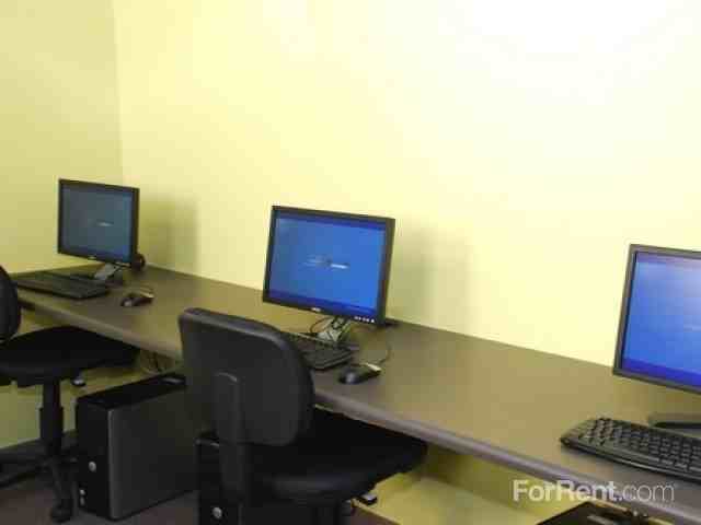 The Seasons at Lea Hill Village - Photo 2 of 17