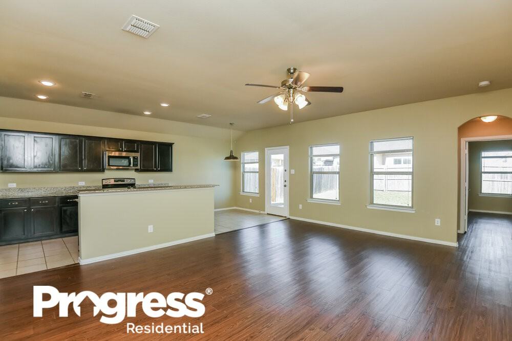 9128 Abaco Way - Photo 3 of 16