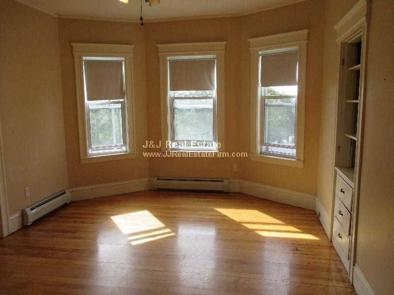 61 Channing St 3 - Photo 2 of 10