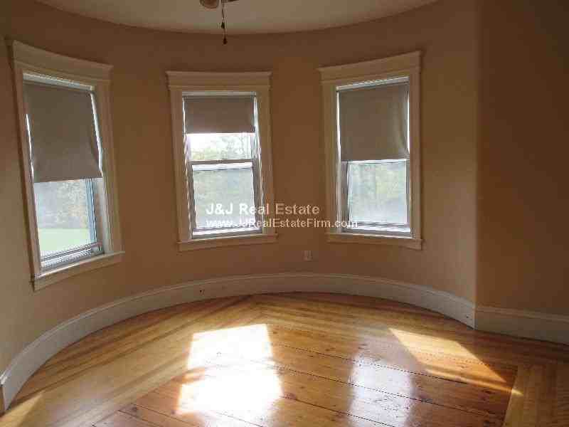 61 Channing St 3 - Photo 3 of 10