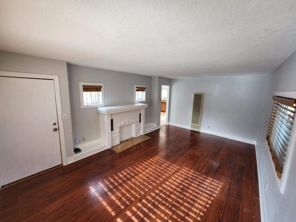 2928 Schyler St - Photo 2 of 12