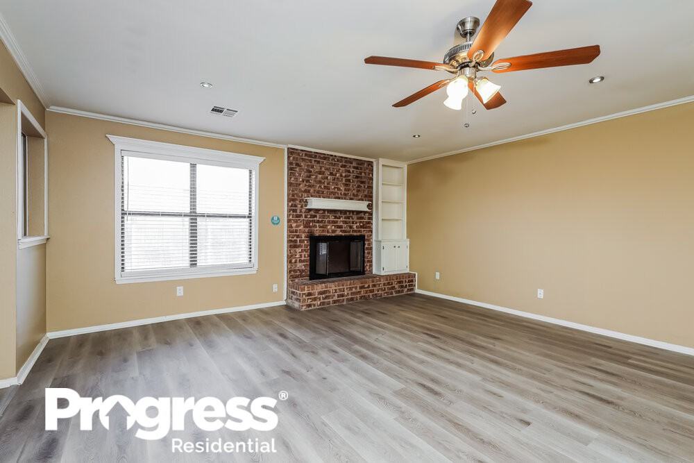 12604 Whispering Hollow Dr - Photo 3 of 16