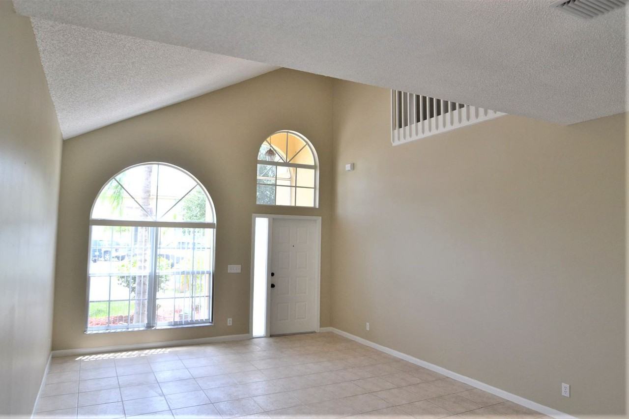 7872 Springfield Lake Dr - Photo 3 of 23